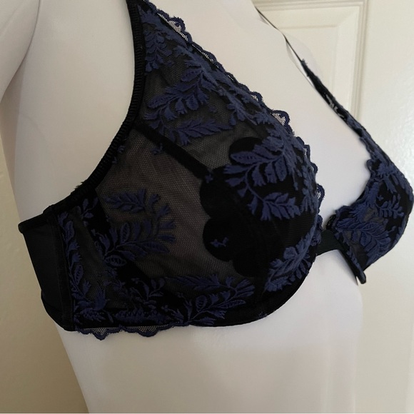 Free People Intimately crimson lace triangle underwire bra - Black & Navy 34a - Picture 2 of 11